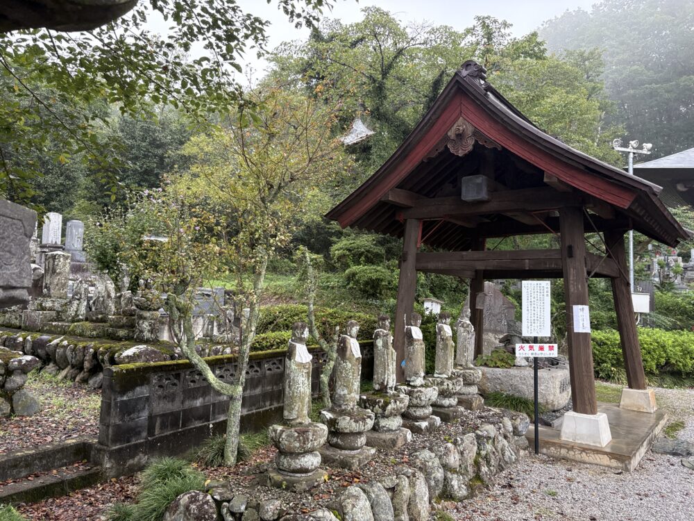 「音楽寺」の六地蔵